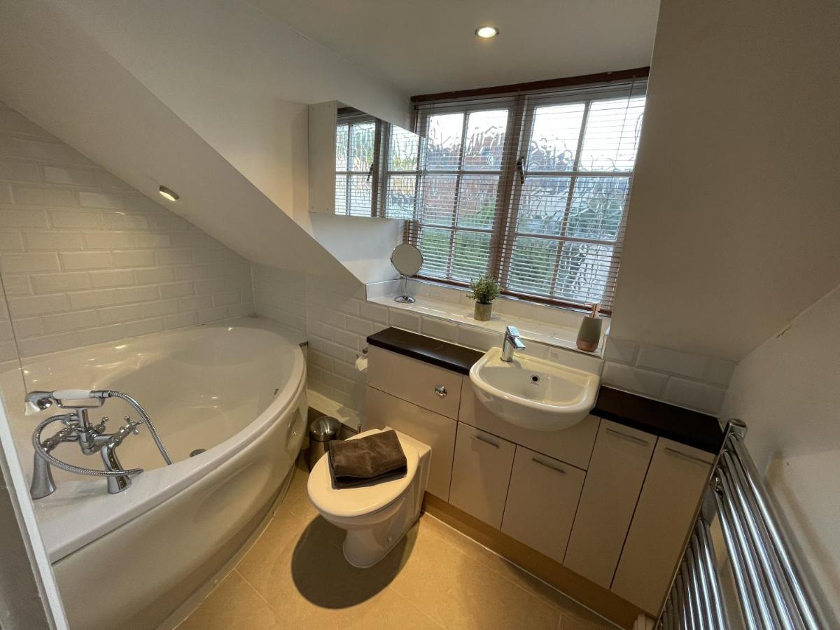 فيلا Luxury 3-Bed Victorian Townhouse Hosted By Hutch Lifestyle ليمينغتون المظهر الخارجي الصورة